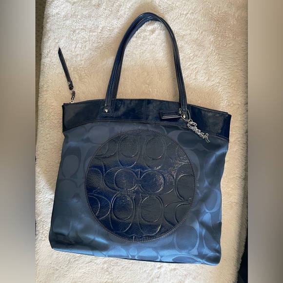 COACH NYLON BAG IN NAVY - Picture 14 of 16